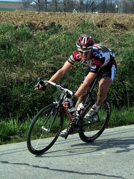 Cornering at the bottom of Taaineberg (km 190)