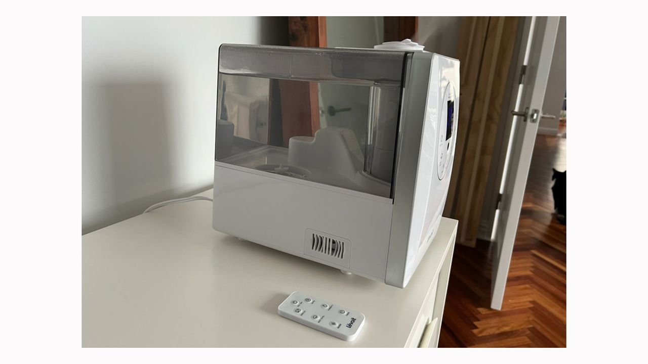 Image shows a side view of the humidifier.