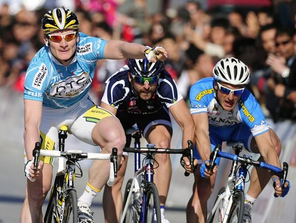 Andr&eacute; Greipel (HTC - Columbia) wins for the second straight day at the Tour of Turkey.
