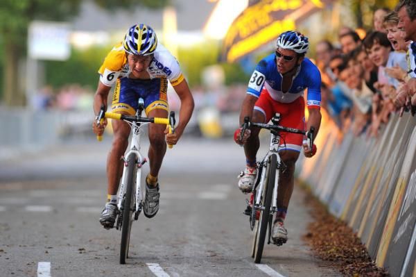 Tom Meeusen (Telenet Fidea) digs deep to take third over Francis Mourey.