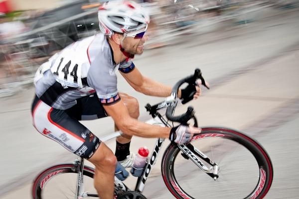Ben Kersten (Fly V Australia) handled the slick roads well to carry on for the win.