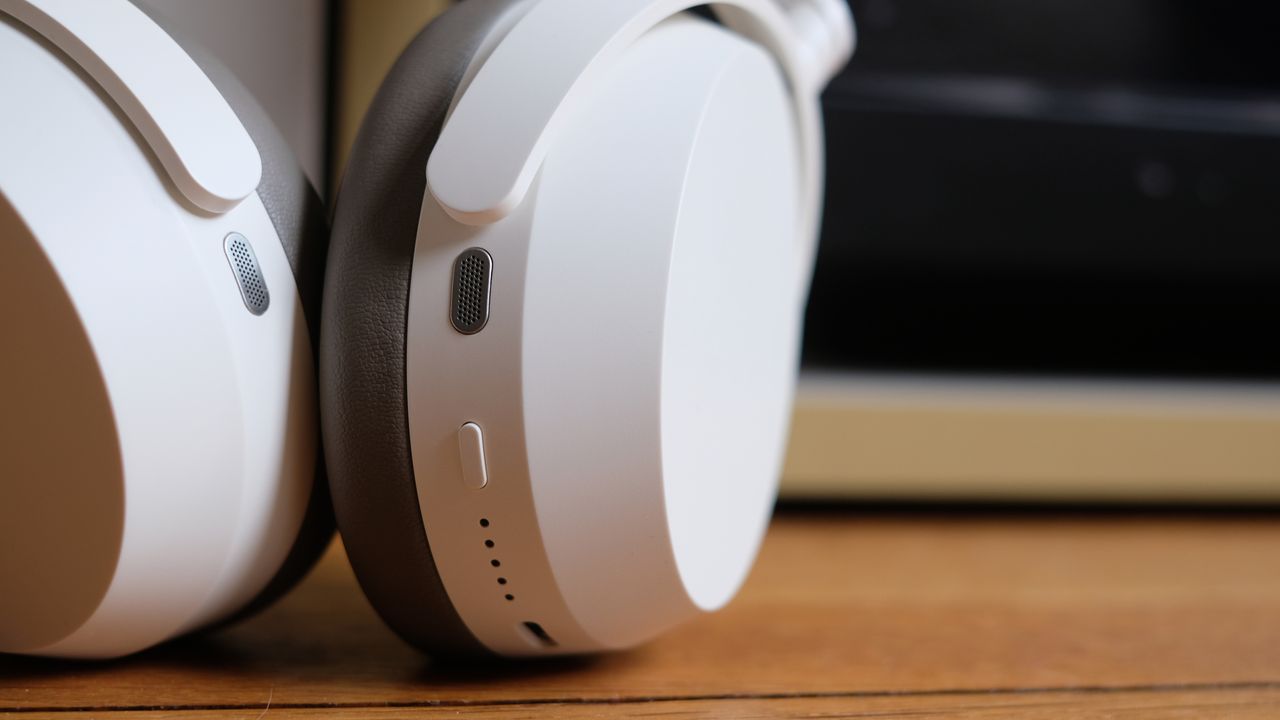Photograph of Sennheiser Momentum 5 headphones