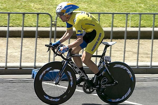 The yellow jersey of Chris Sutton (Garmin Slipstream) from Australia leaves the starting gate in his quest to hold on to the tour lead.