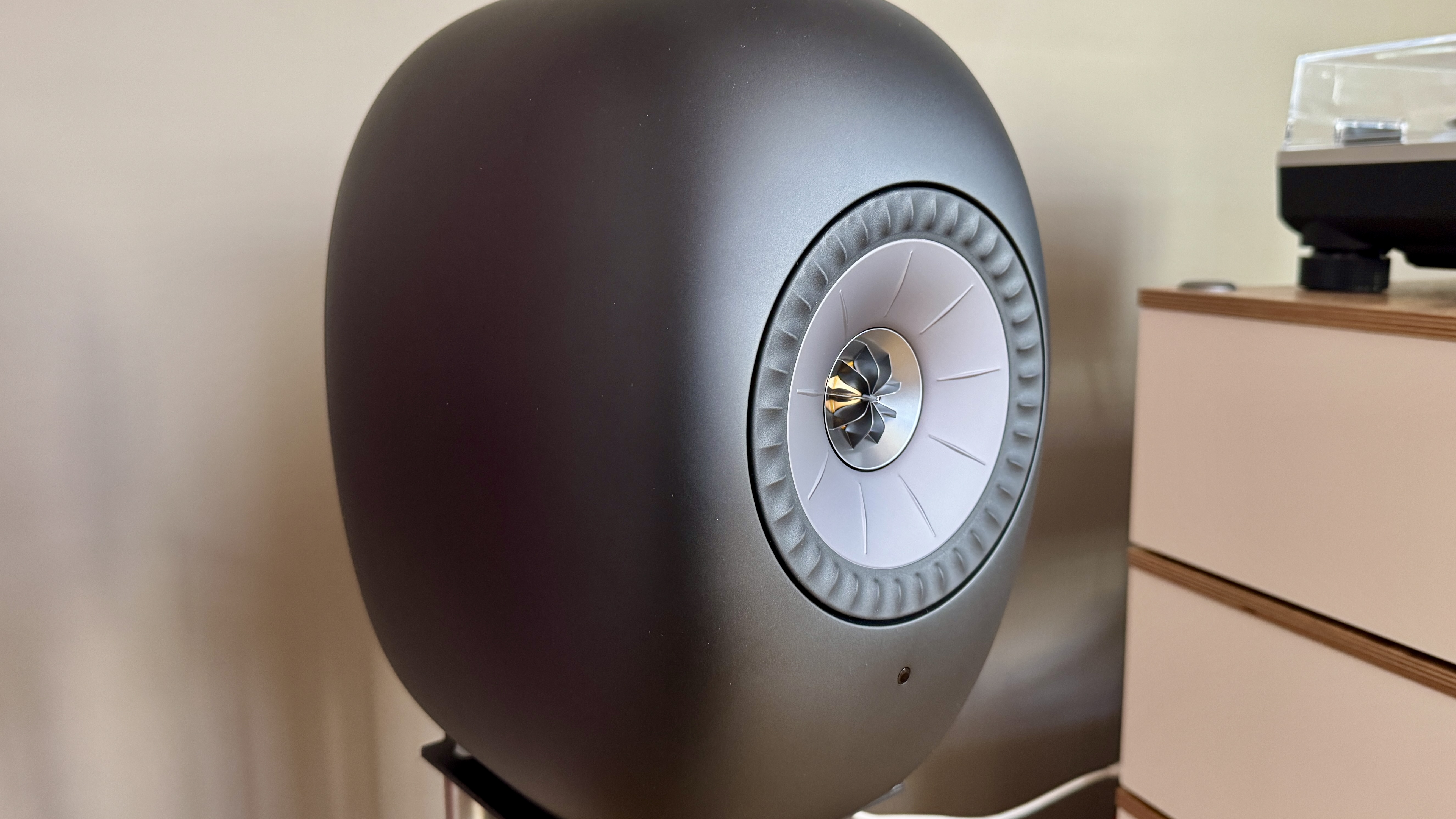 KEF LS Luxe in a hi-fi listening room, in close up