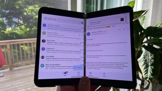 Gmail spanning on Surface Duo 2