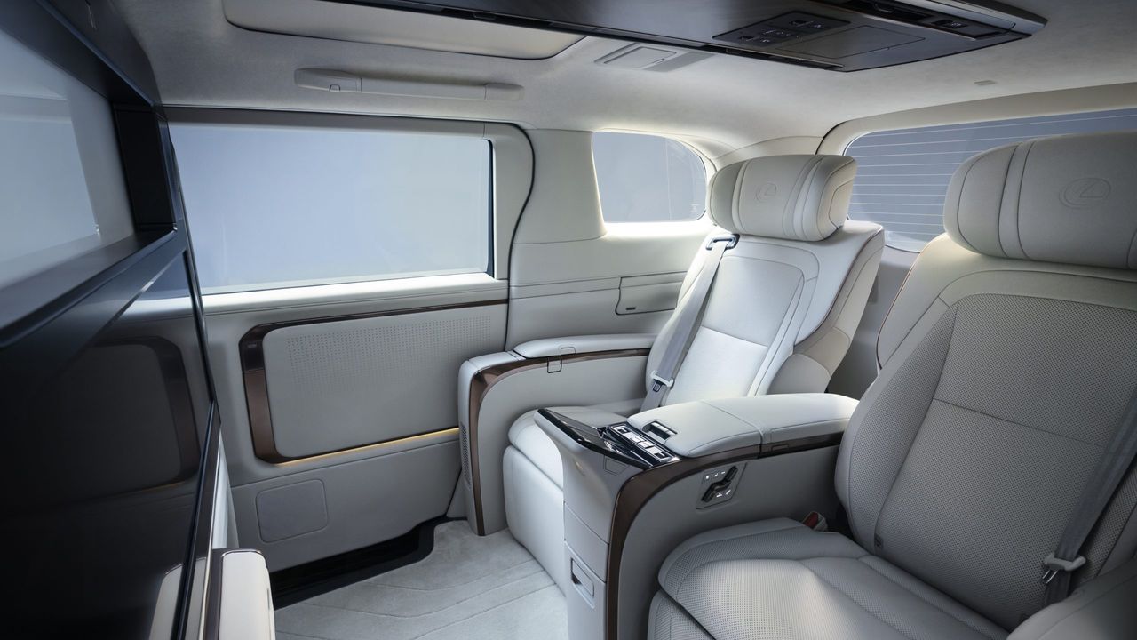 Lexis LM luxury people mover
