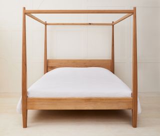 Bayleaf bed four poster made from wood by Sebastian Cox