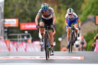 Fleche Wallonne 2020 Anna van der Breggen beats Cecilie Uttrup Ludwig