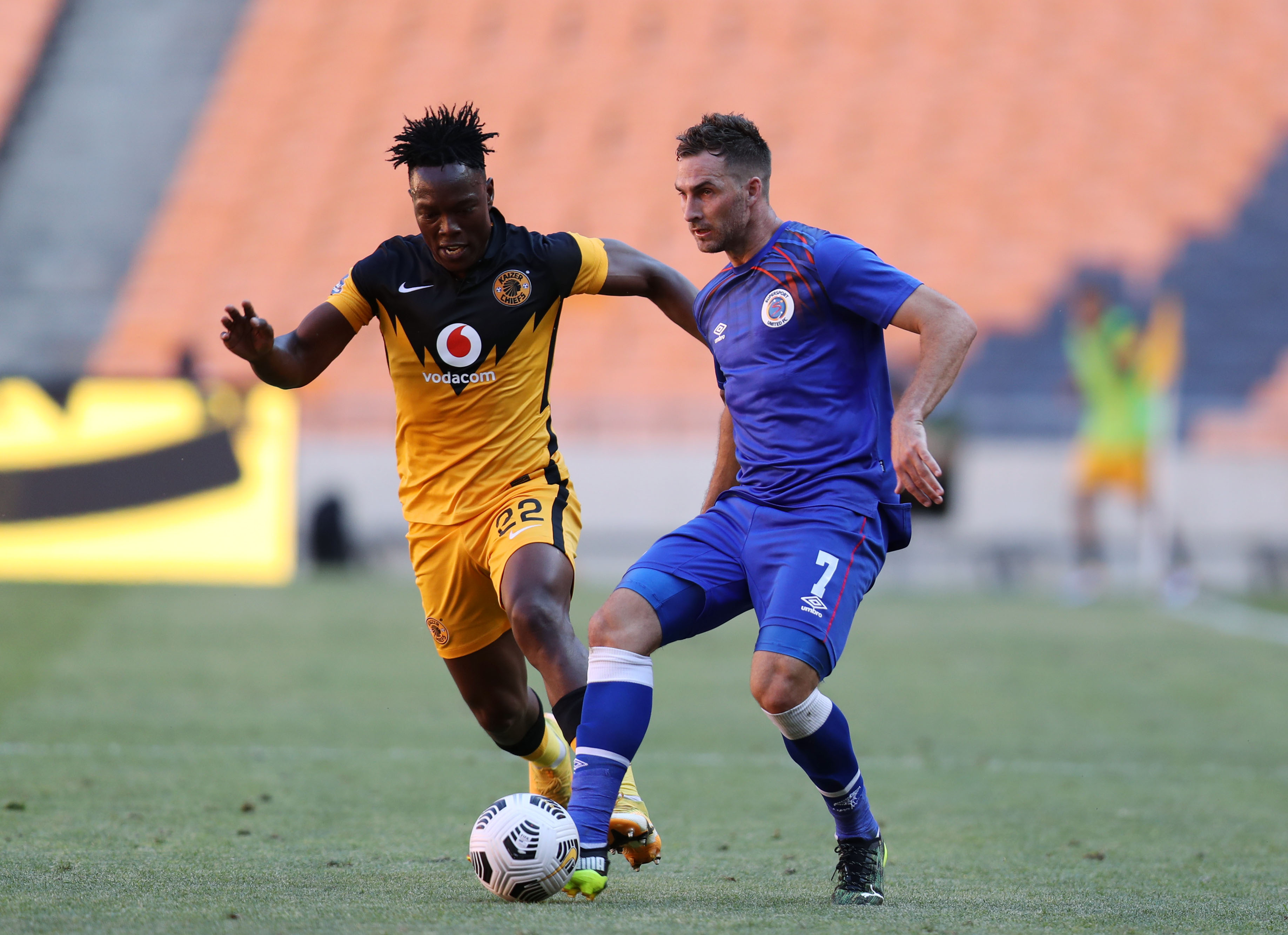 Bradley Grobler challenged by Philani Zulu
