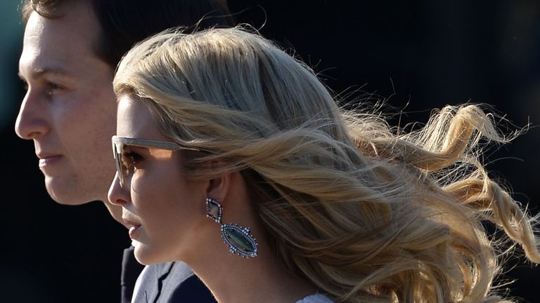 Hair, Hairstyle, Blond, Beauty, Chin, Ear, Eyewear, Long hair, Hair coloring, Fashion accessory,