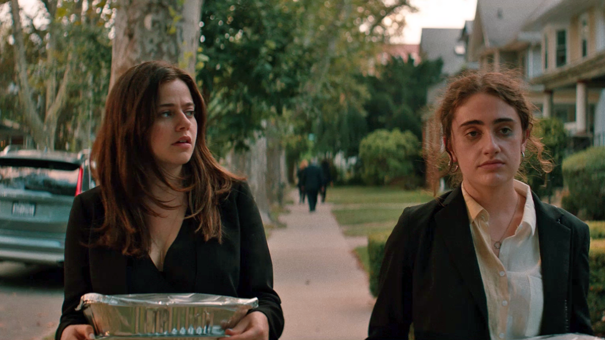 Molly Gordon and Rachel Sennott in Shiva Baby