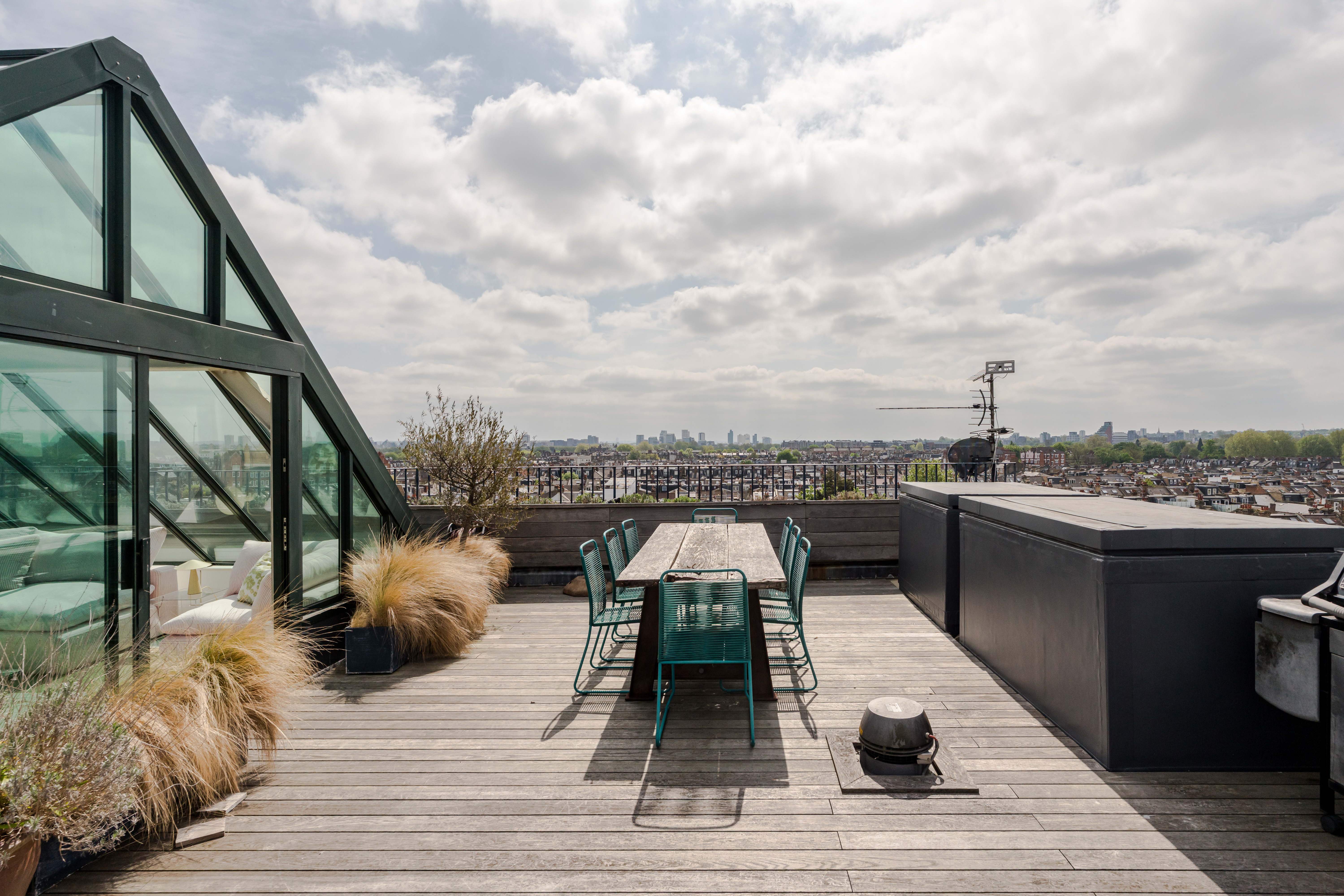 Three bedroom penthouse in Fulham, London