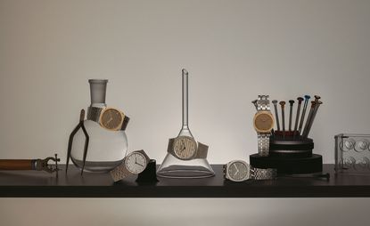 古奇25H手表系列的四件作品的静物图像