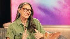 jenna lyons on a pink background on the kelly clarkson show