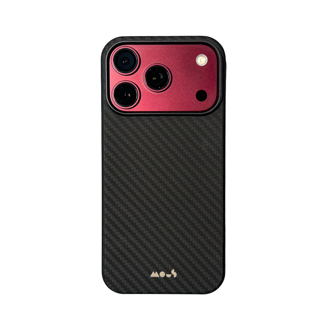 iPhone 18 Pro with mouse case