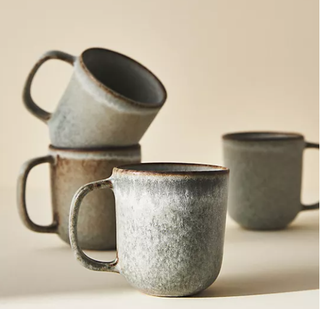 Ceramic mug set.