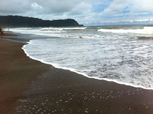 Waves on the beach in Jaco