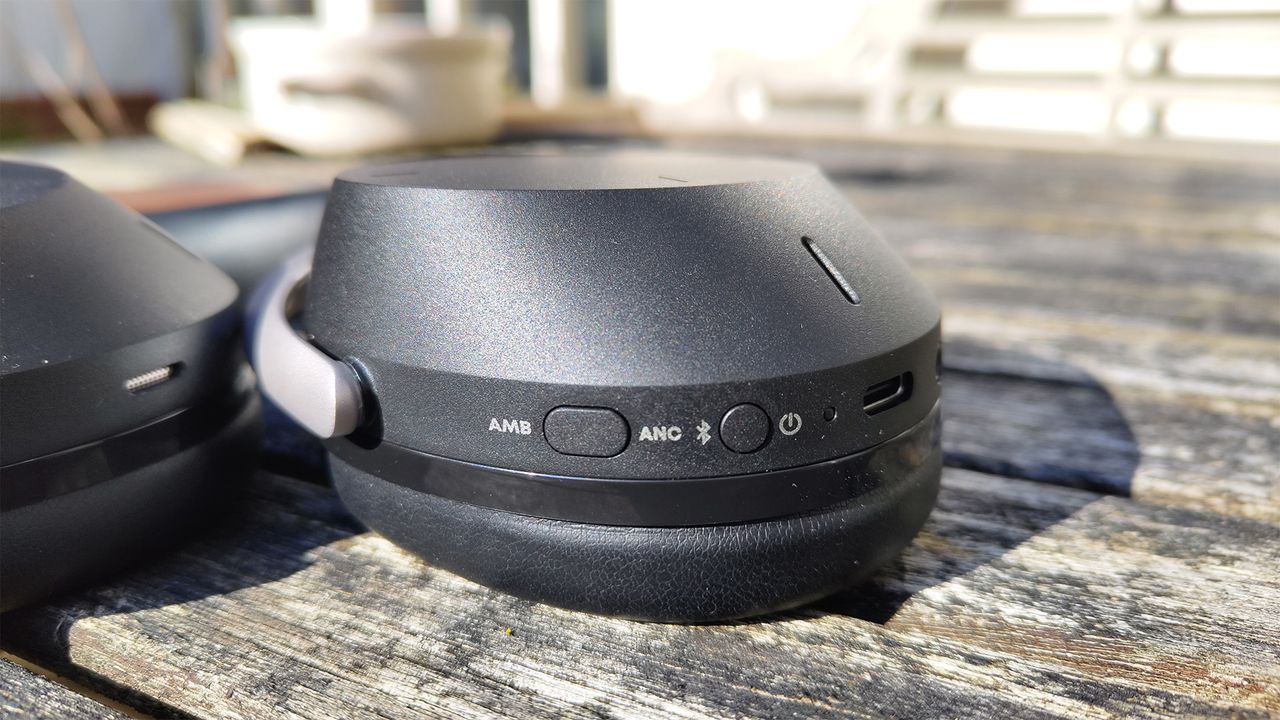 Beyerdynamic Aventho 300 wireless over-ear headphones