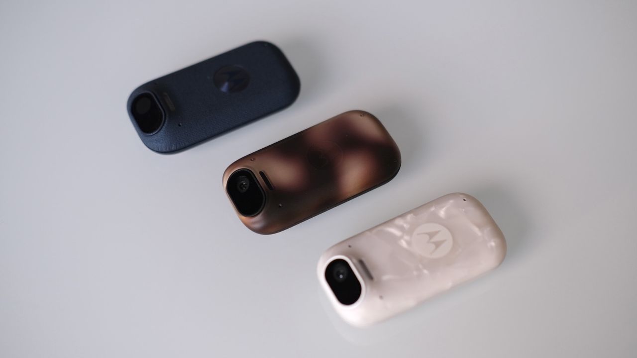 Leaked images of wearable Motorola device