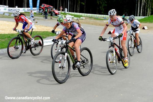 Eva Lechner (IColnago Sudtirol) leading in SemiFinal heat