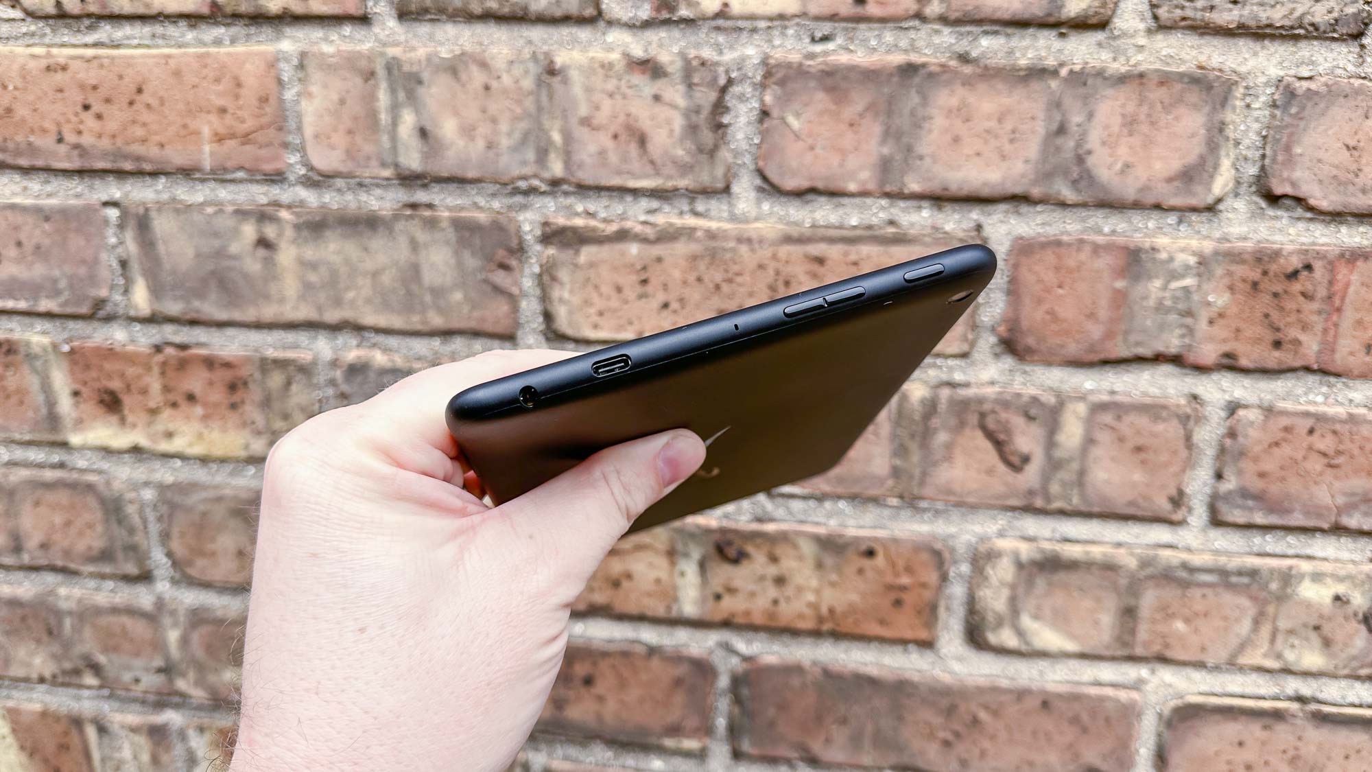 Side view of Amazon Fire HD 8 (2022)