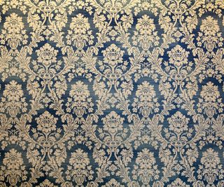 A Victorian floral pattern wallpaper