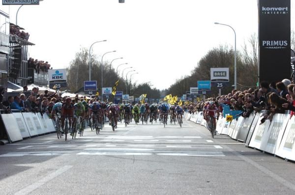 The chasing pack driving for the finish at the Tour of Flanders