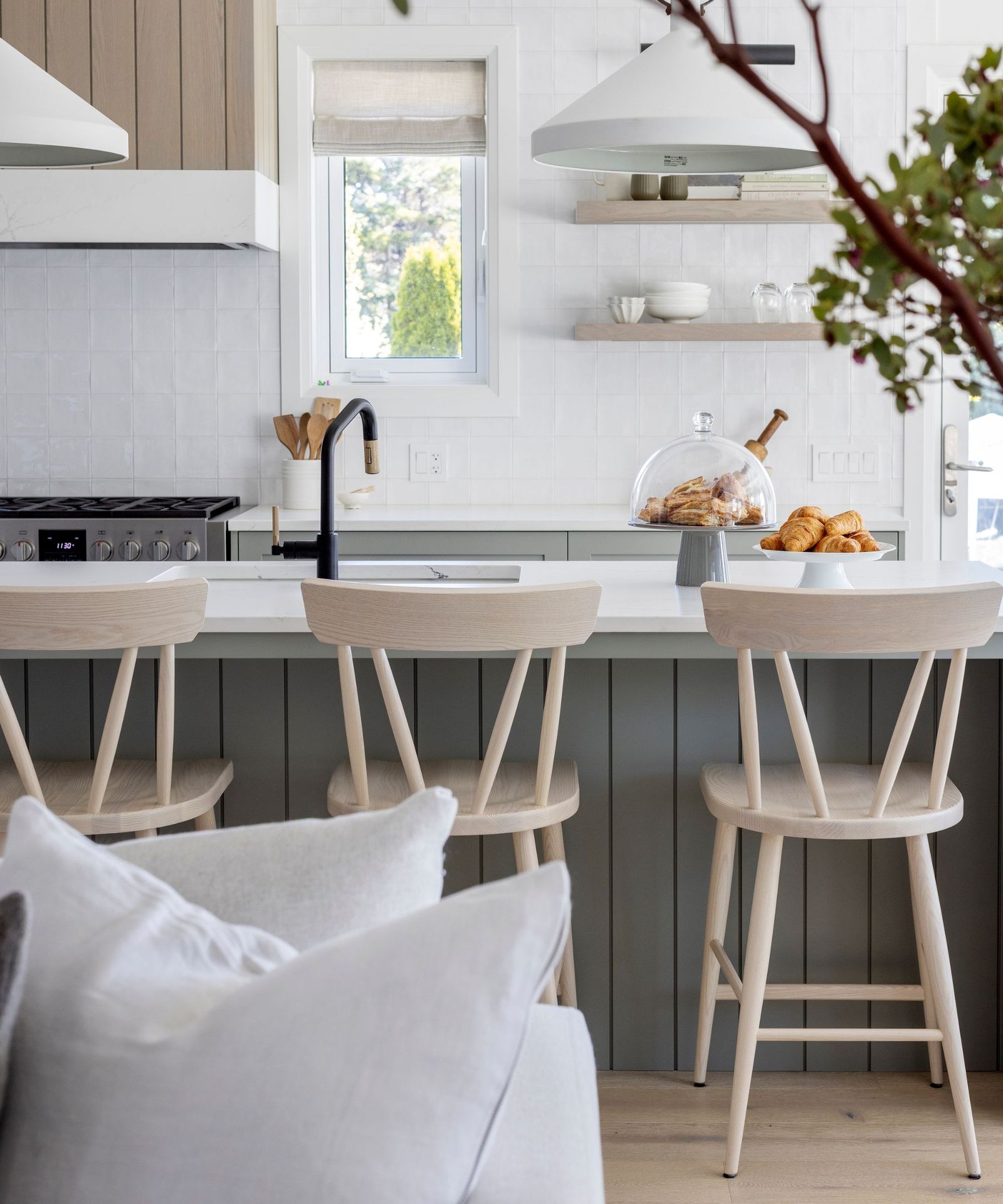 How to decorate with Benjamin Moore’s Antique Pewter | Homes and Gardens