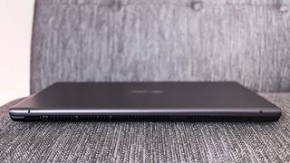 Asus VivoBook 15 review - closed