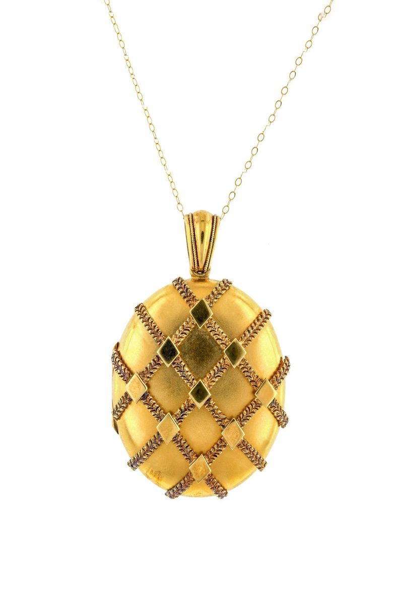 Doyle & Doyle Victorian Locket Pendant Necklace