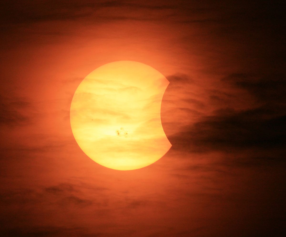 Amazing Partial Solar Eclipse Photos by Skywatchers (Oct. 23, 2014) Space