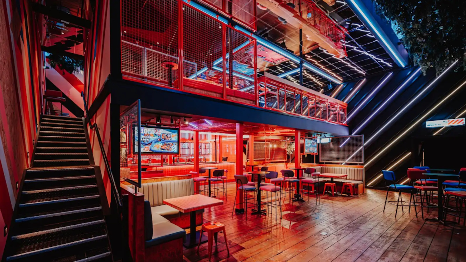 Playbox inside tables and chairs