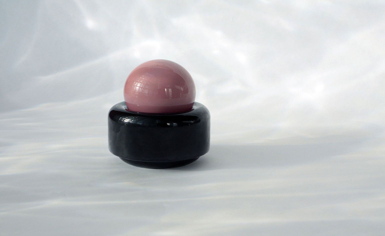 Keenan Polich's blownglass jewellery boxes Wallpaper