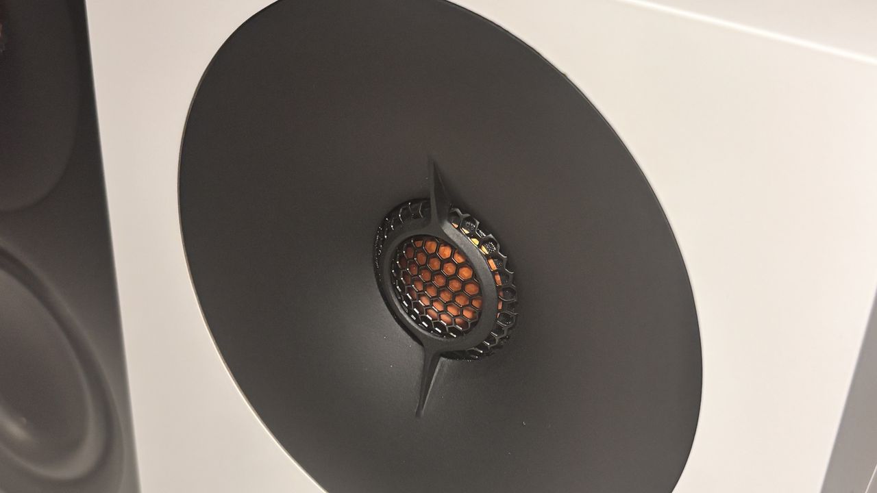 Cambridge Audio L/R X speaker in white drive closeup
