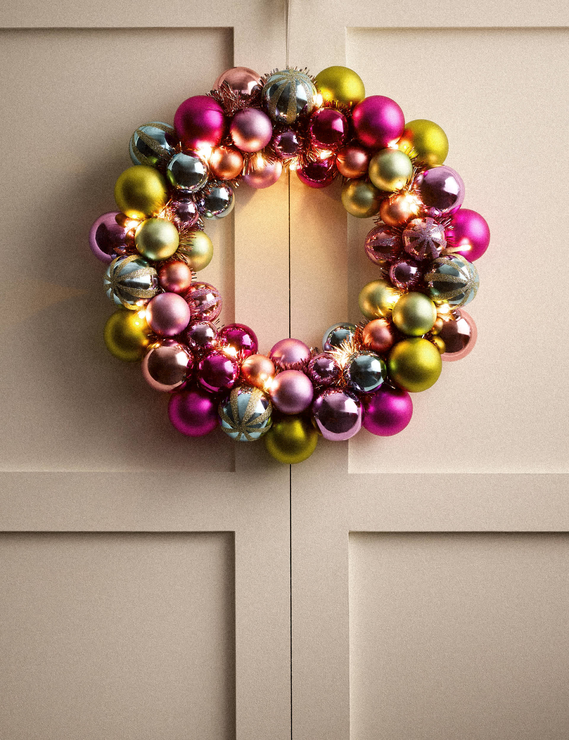 Light Up Bauble Wreath