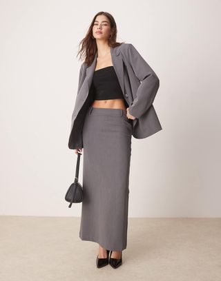 Co-Ord Rok Maxi yang Disesuaikan dengan Yas dalam Warna Thunderstorm Grey