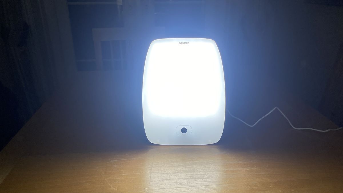 Beurer TL41 Touch Daylight Therapy Lamp review | Top Ten Reviews