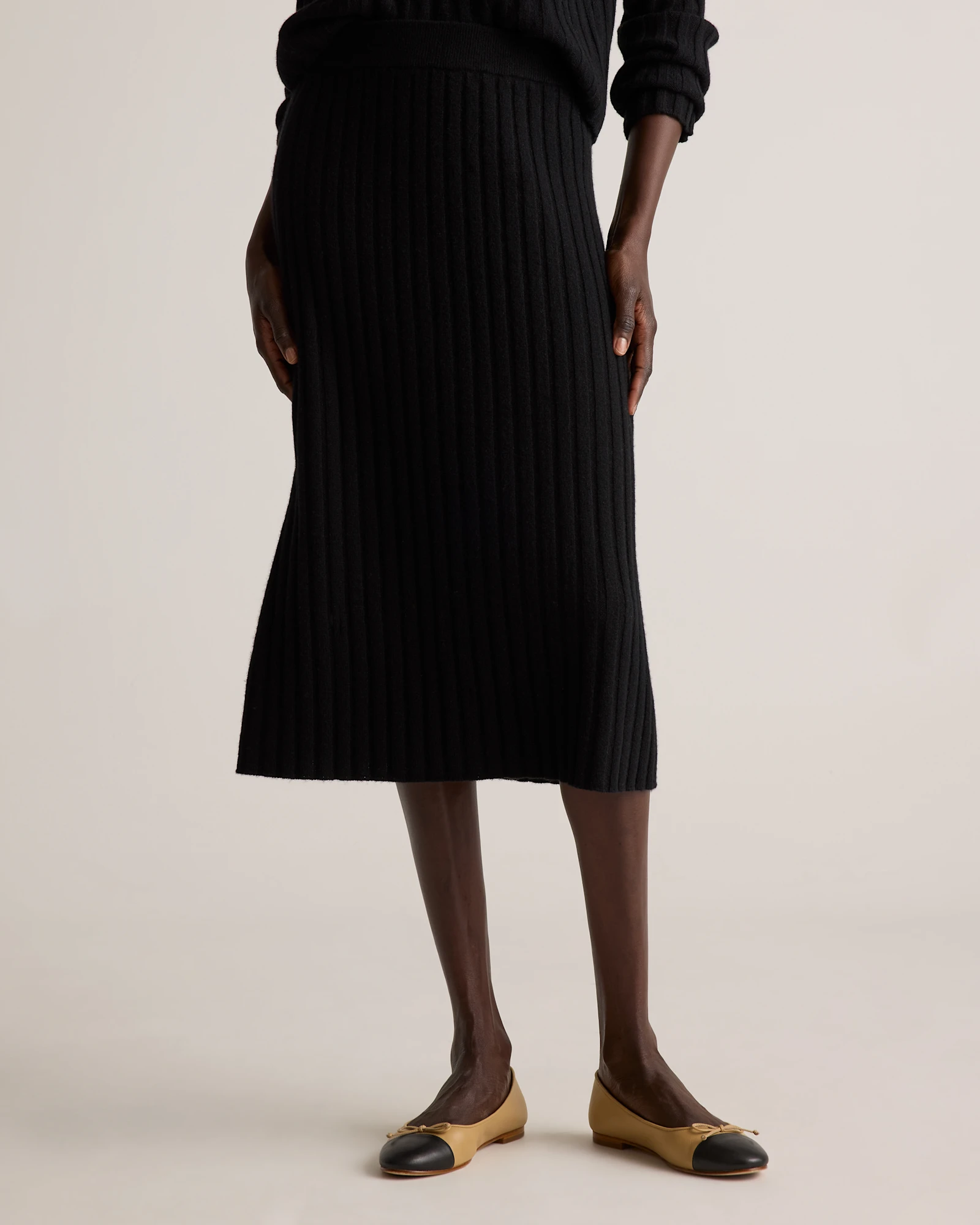 Mongolian Cashmere Midi Skirt in Black