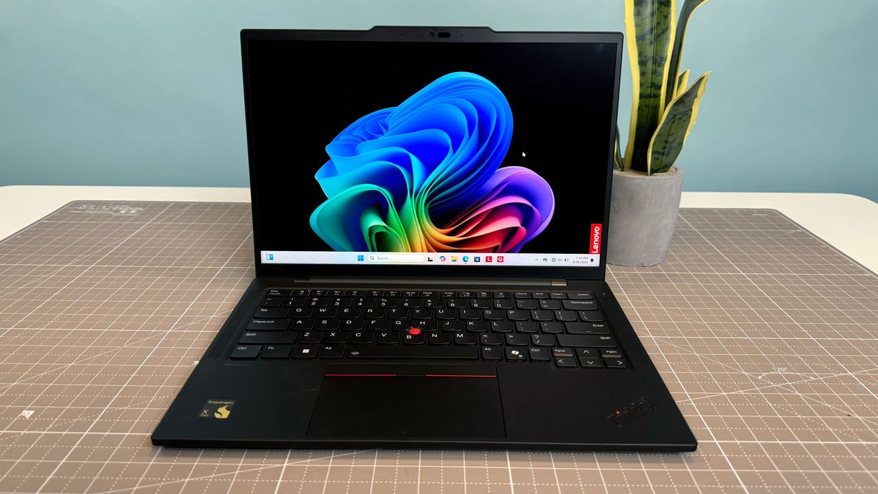 Lenovo ThinkPad T14s (Gen 6, Snapdragon) review: 21 hours of