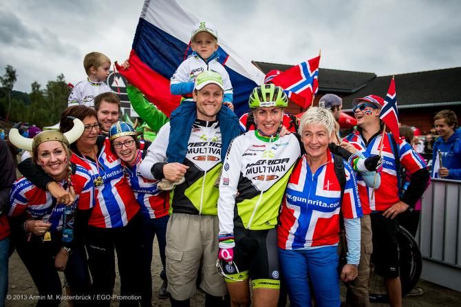 Gunn-Rita Dahle Flesja (Multivan Merida) with Norwegian family and friends who came out to support her.