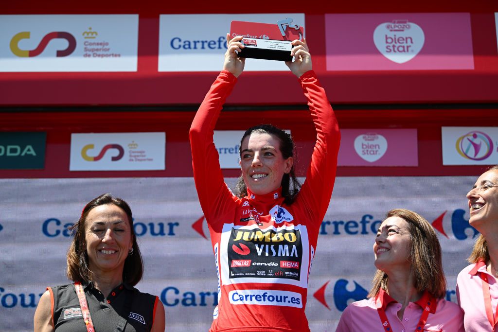 Anna Henderson pulled on the first Vuelta Femenina red leader's jersey