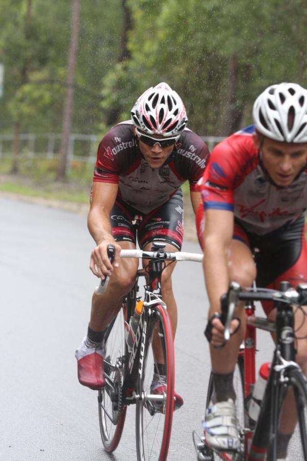 Jon Cantwell took the race ahead of Ryan MacAnally and Jesse Kerrison