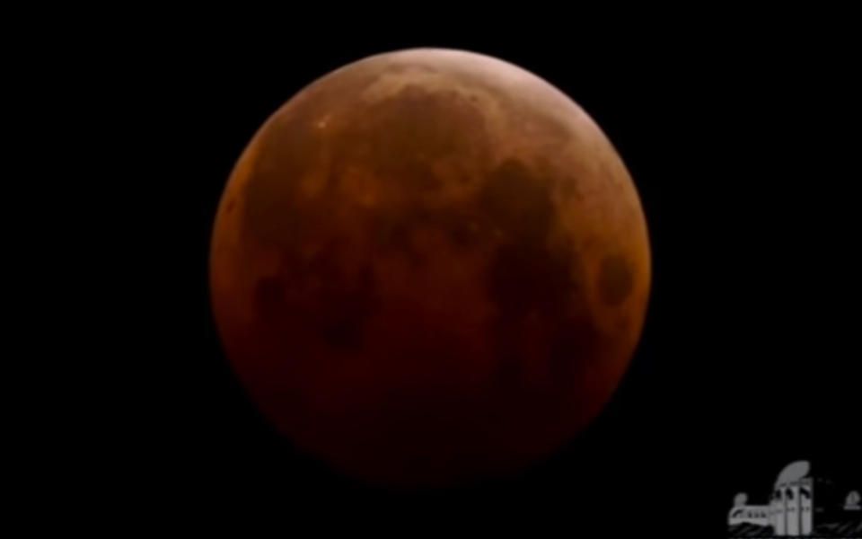 Watch Wednesday&amp;#039;s rare &amp;#039;blood moon&amp;#039; eclipse in time-lapse splendor