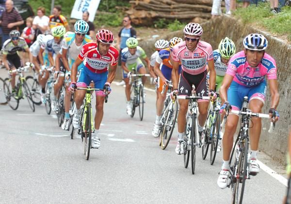 Lampre leads the chase