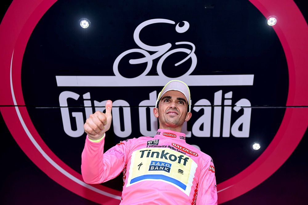 Alberto Contador (Tinkoff-Saxo) gives thumbs up to the crowd in the pink jersey