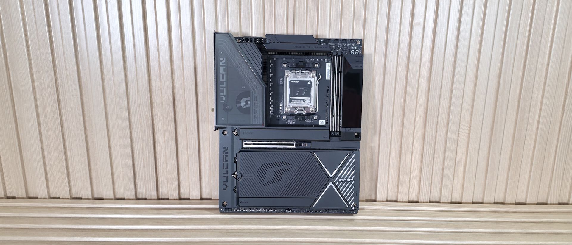 iGame X870E Vulcan OC V14 Motherboard Review: Colorful enters the high-end overclocking scene