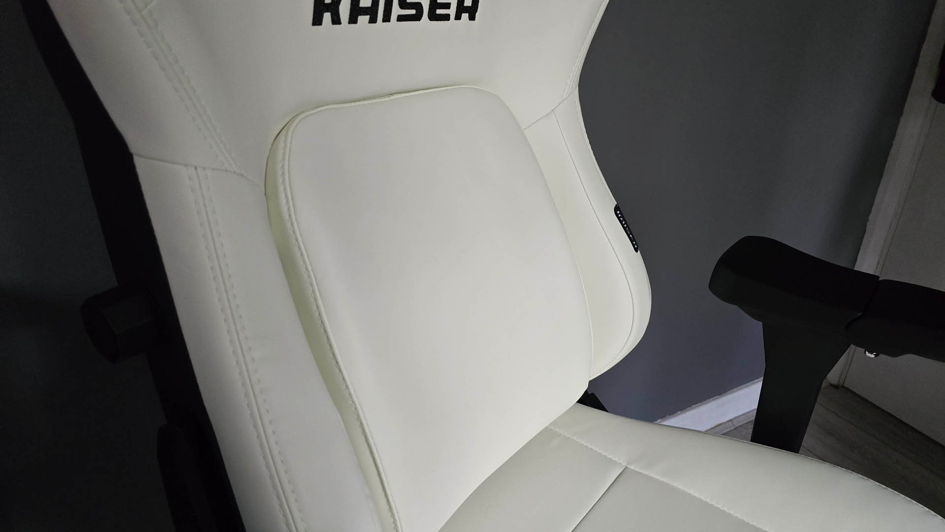 AndaSeat Kaiser 4 gaming backrest and seat