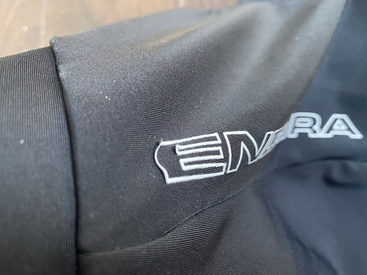 Peeling logo