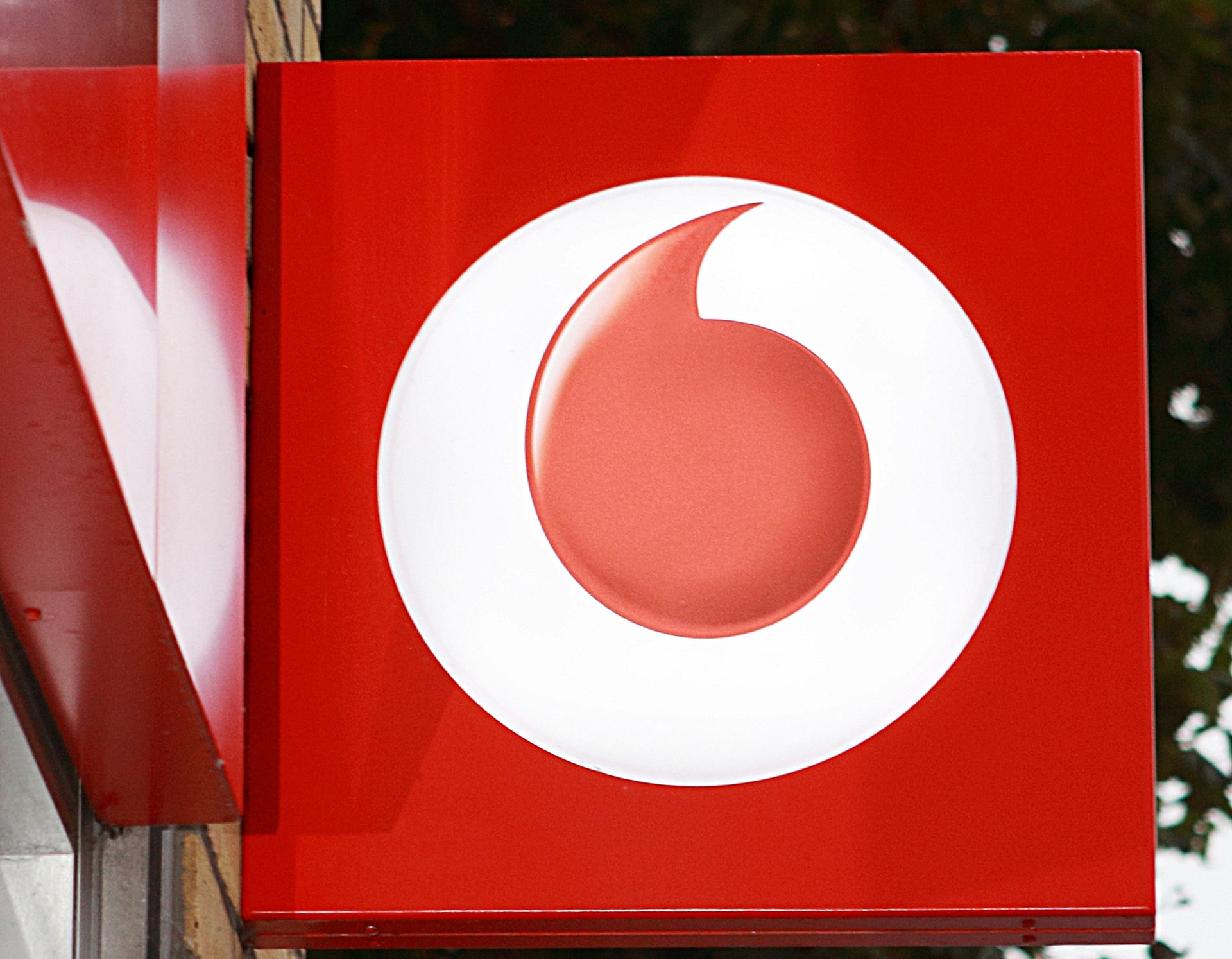 vodafone-5g-smartphone-uncertainty-means-focus-on-core-network-and-iot