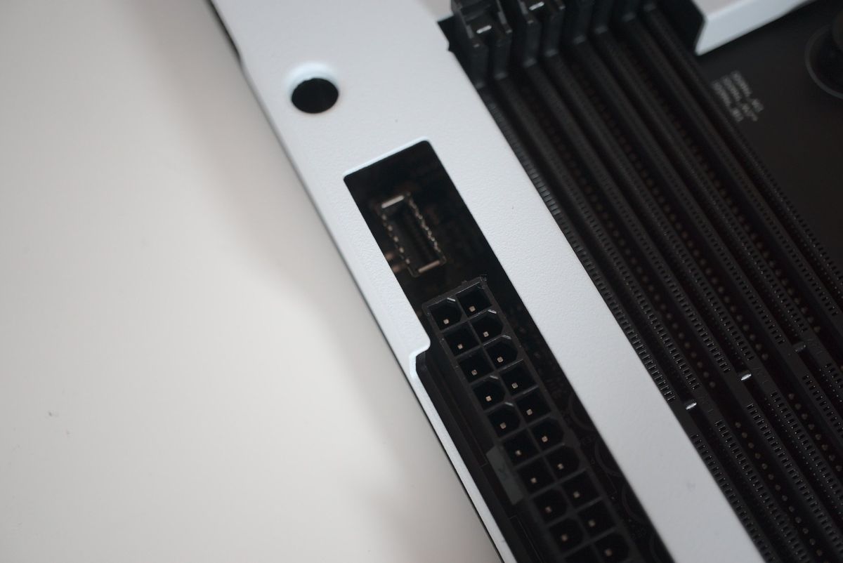NZXT N7 B550